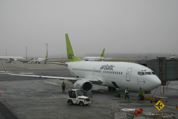 Boeing 737-36Q